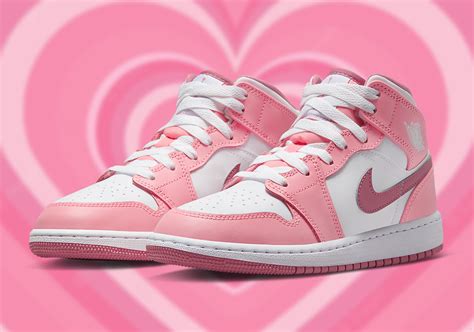 jordan valentine's day shoes